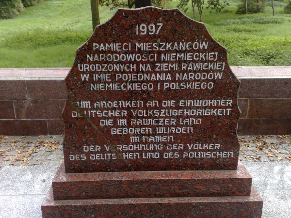 Niemiecki cmentarz ewangelicki .