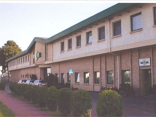 Grodzisk Wielkopolski-ul. Sportowa, Hotel "Groclin" przy stadionie.