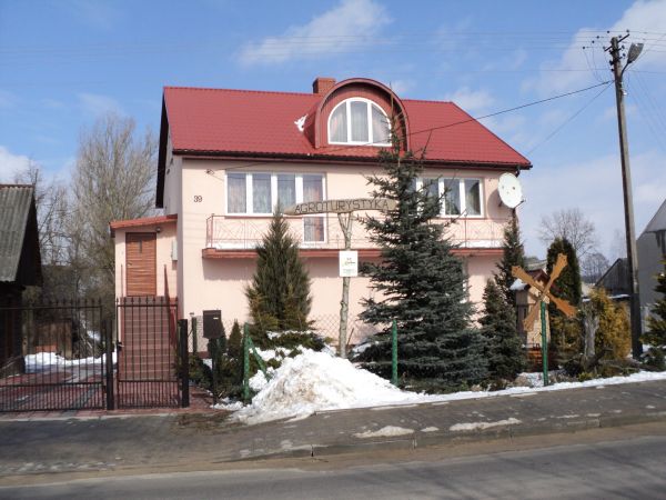 Gospodarstwo Agroturystyczne Łosień 39
Tel.413061679
Kom.500177760