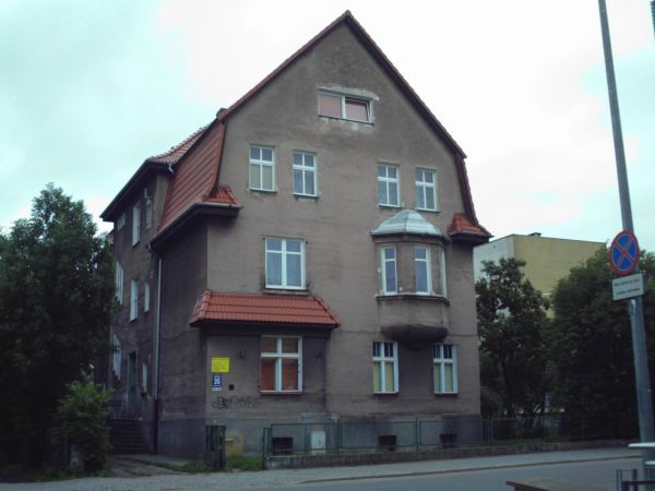 Jedna z kamienic przy ul. Armii Krajowej.(Boh. Stalingradu)