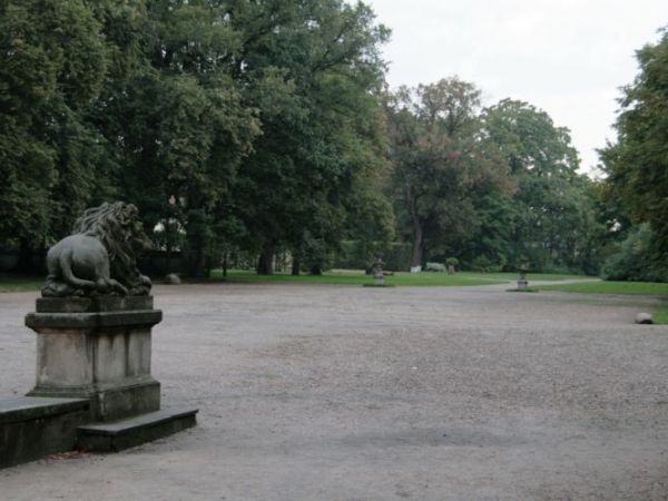 Ogród barokowy w stylu regularnym (francuskim) w Nieborowie zaprojektowany został w ostatniej dekadzie XVII w.prawdopodobnie przez Tylmana z Gameren.