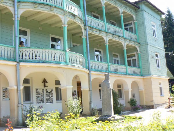 KOMAŃCZA-KLASZTOR NAZARETANEK MIEJSCE INTERNOWANIA KARDYNALA WYSZYNSKIEGO 55/56r.