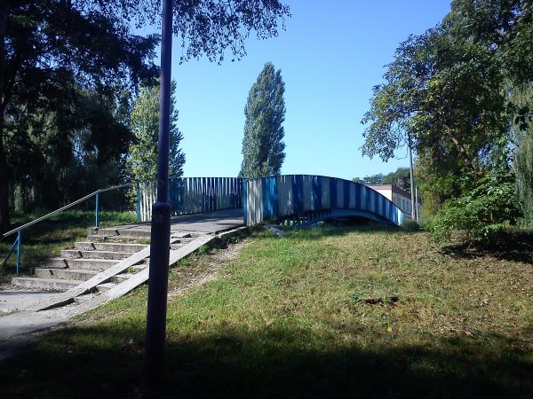 Czeladź-Most w parku nad rzeką Brynicą.