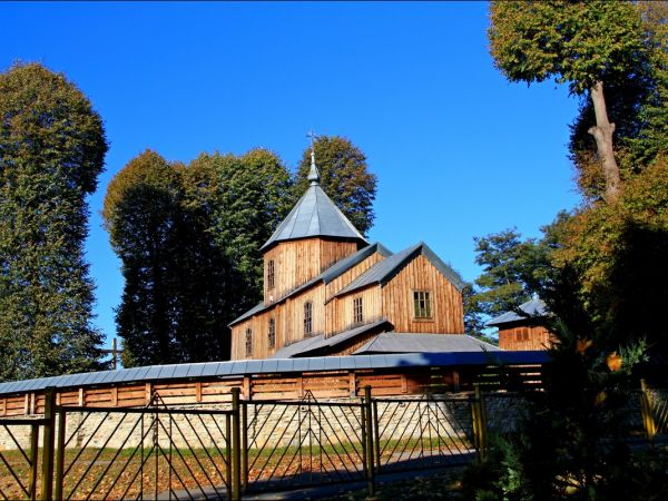 Cerkiew Opieki Matki Bożej w Młynach. Wybudowana pod koniec XVII wieku.  Obecnie Kościół filialny rzymskokatolickiej parafii w Korczowej. W latach 1852-70  prob