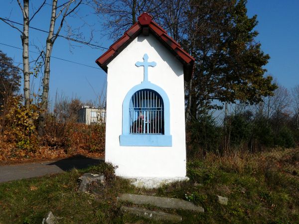 Kapliczka przy cmentarzu