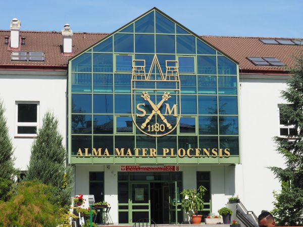 najstarsza w Polsce szkoła średnia - "Małachowianka", trudne do uwierzenia - jej początki sięgają 1180 roku !