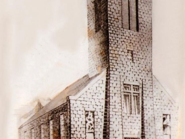 Kozioł.
 Budowę świątyni z kamienia rozpoczęto w czasie II wojny światowej przy granicy niemiecko-rosyjskiej, która przebiegała przez środek wsi, wzdłuż rzeki