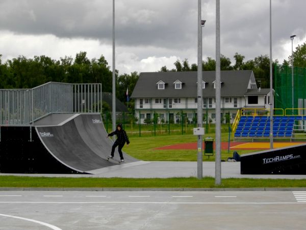 Gminne Centrum Sportu i Rekreacji w Dźwirzynie
Jolanta Stolarska