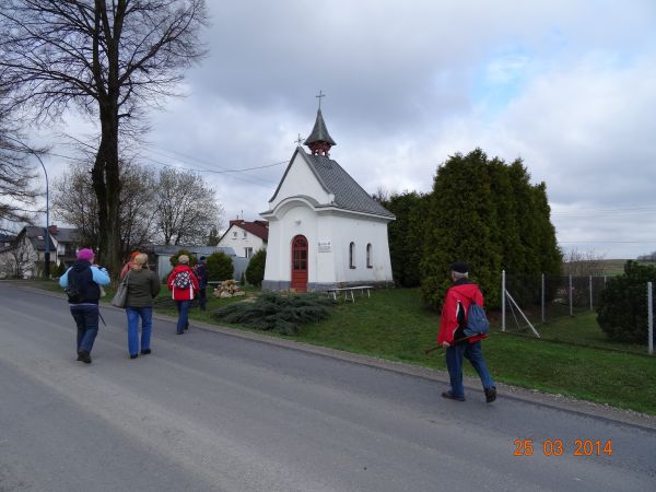 do kaplicy pw. św. Stanisława Kostki - patrona młodzieży polskiej - zmierzamy, a w okresie m.-wojennym pochody z centrum miasta tu - do tej kapliczki, cała tras