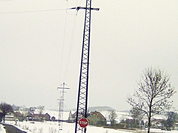 Jeden z wielu słupów energetycznych.