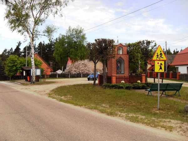 Centrum Lubik (Małych), bo są jeszcze Lubiki za górką. Od 1995r w mieście Czarna Woda