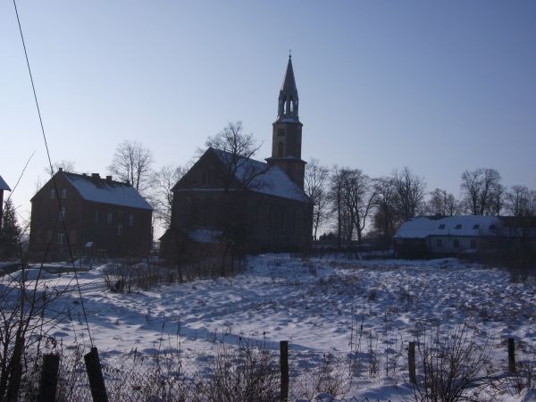 Kościół i szkoła jedyne miejsca szerzące kulturę