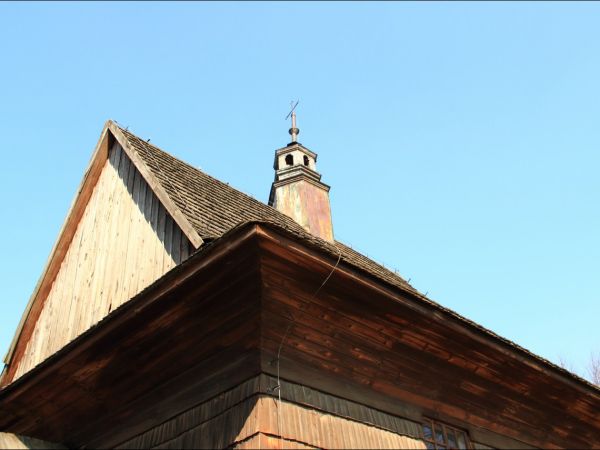 Rewniany kościół konstrukcji zrębowej pw. św. Sebastiana, wzniesiony w roku 1737. W roku 1980 był gruntownie odnawiany z całkowitą wymianą gontów.