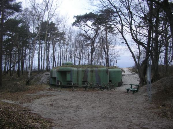 Bunkier w lesie. zdj. M. Barra.