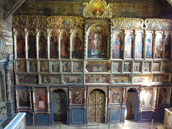 ikonostas cerkwi Św.Paraskewi z 1583r w całej okazałości