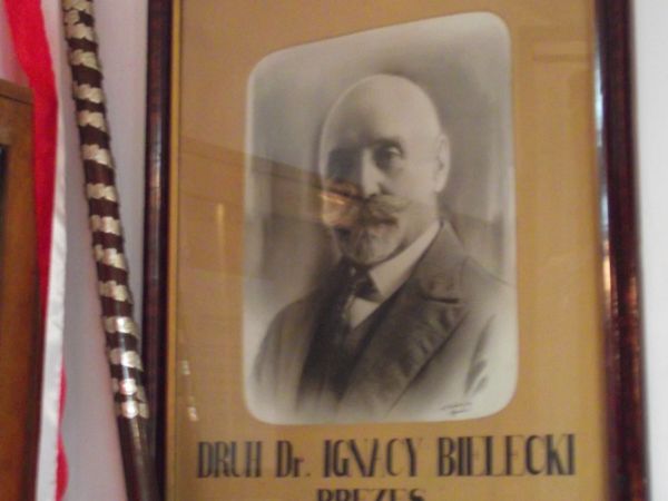 Regionalna Izba Historyczna - tu w sali z eksponatami i dokumentami z historii miasta i zdroju, przy temacie : 26.10.1939r. okupanci niemieccy wprowadzają w Rym