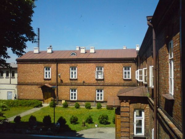 Wewnętrzny dziedziniec dawnych koszar carskich z 1913 roku