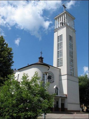 Kościół parafialny p.w. Najświętszego Serca Jezusowego (1935 - 1949).