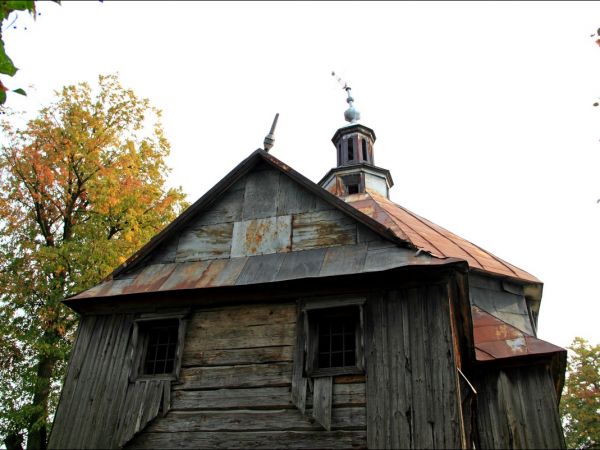 Cerkiew Pokrow Przeświętej Bogarodzicy w Miękiszu Starym. Zbudowana w latach 1803−1811. Wokół cerkwi groby rodziny Younga.