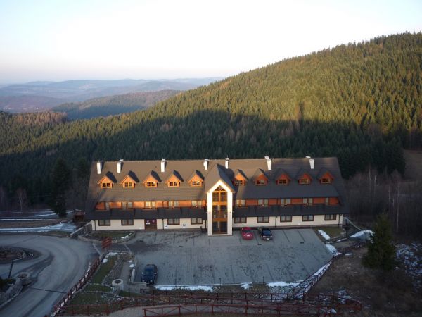 "Beskidzki Raj"Hotel w  Kompleksie Turystycznym na granicy Stryszawy,Zawoi i Grzechyni. Miejsce bardziej znane jako Zawoja Przysłop. (Babiogórska Gubałówka)