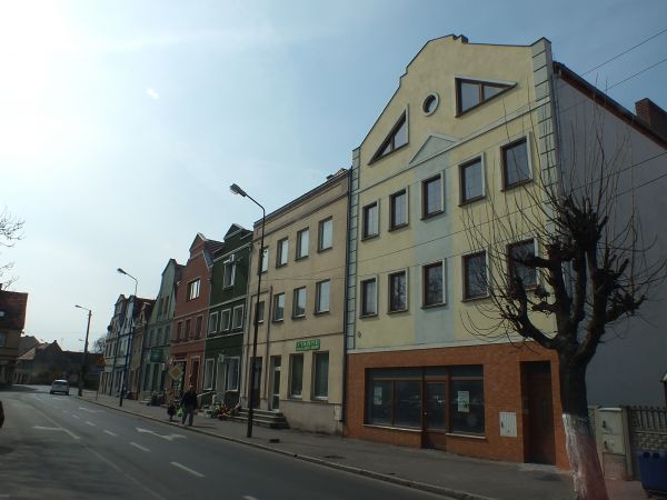 kamieniczki w Rynku /Ostrzegam! toalety publiczne  tylko w Urzędzie Gminy/