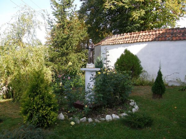 Klasztor oo Franciszkanów - Reformatów - figura św. Franciszka