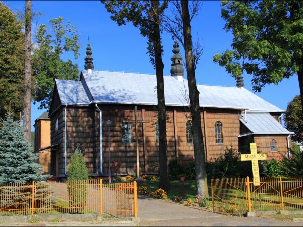 Sanok - Olchowce - Cerkiew Wniebowstąpienia Pańskiego w Olchowcach . Od roku 1948 budynek byłej cerkwi jest siedzibą kościoła oraz parafii rzymskokatolickiej pw