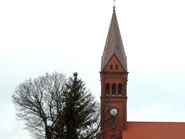Kościół p.w. Św. Maksymiliana Kolbe w Skarszewach - jego wieża