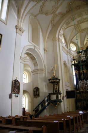 Kościół pw. św. Mikołaja i Stanisława biskupa w Jarosławiu przy ulicy Benedyktyńskiej. Przez starszych mieszkańców zwany Anna Kasarnia, został zbudowany w latac