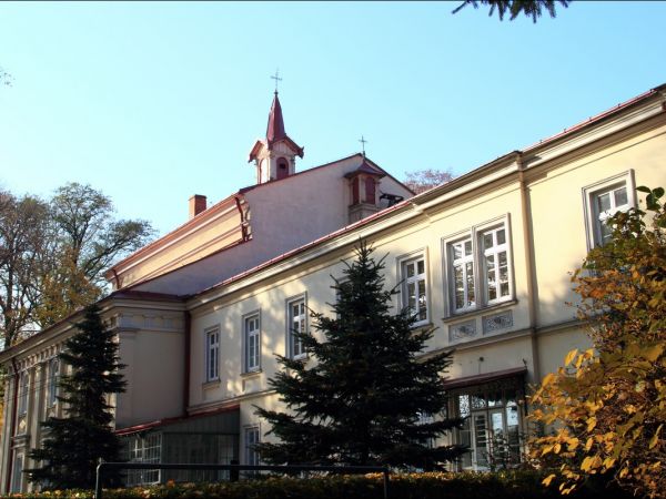 Klasztor i park  ss. Niepokalanek na Głębokiej.