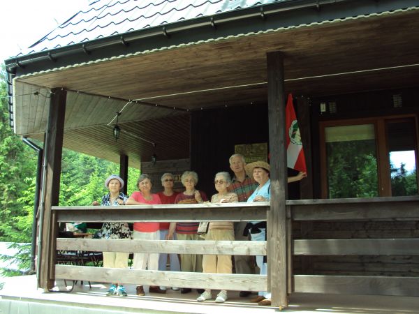 28.11.2010r. odbyła się uroczystość nadania schronisku imienia Ignacego Zatwarnickiego - był współzałożycielem i wieloletnim prezesem sanockiego Oddziału PTTK,