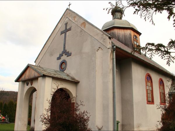 Murowana filialna cerkiew greckokatolicka p.w. św. Michała Archanioła w Mielnowie. Zbudowana w latach 1898–1908. Po wojnie cerkiew użytkowana jest przez kościół