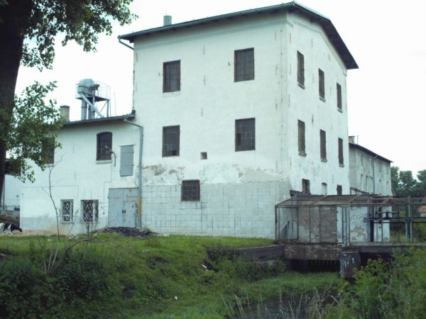 Młyn(czy czynny?)ul. Staszica.
Widok od strony torów kolejowych.