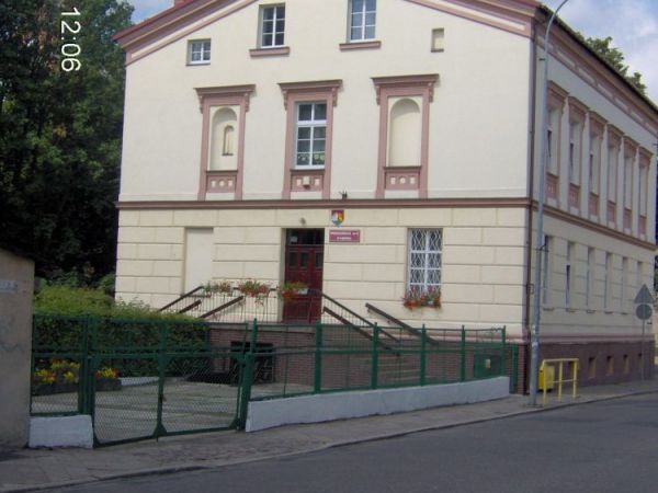 Przedszkole przy ul. Wyszyńskiego.
Dawniej Dom Katechetyczny prowadzony przez Siostry 
Pasjonistki.
