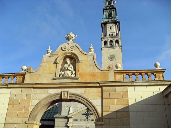 Trzecia Brama na Jasną Górę - Brama Matki Boskiej Bolesnej