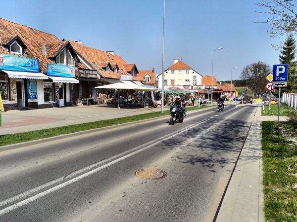 Święta Lipka wiosną,główna trasa przelotowa 594 przez Świętą Lipkę.2011-04-25