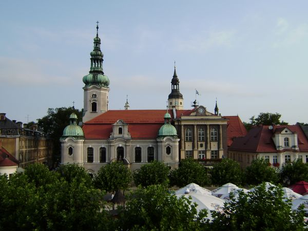 Kosciol ewangielicki, ratusz, kosciol katolicki