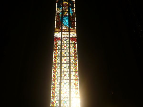 Jeden  z  witraży kościoła Wniebowzięcia  NMP