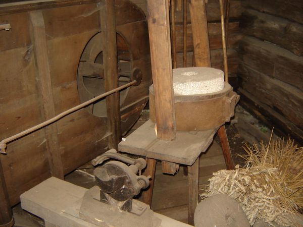 Skansen - żarna
fot. Stanisław Ponikierski