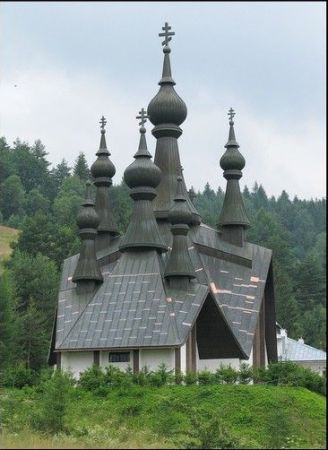 Cerkiew prawosławna p.w. Równego Apostołom Księcia Włodzimierza zbudowana w latach 1983 - 1996.