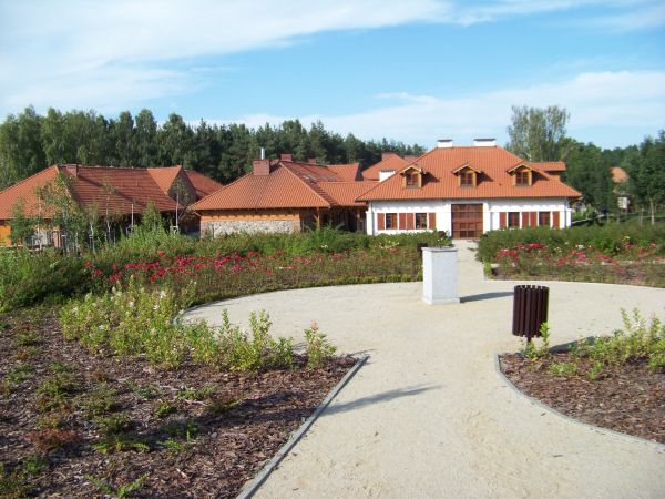 Zabudowania stadniny.