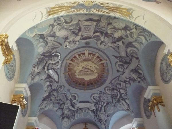 Polichromia w prezbiterium .