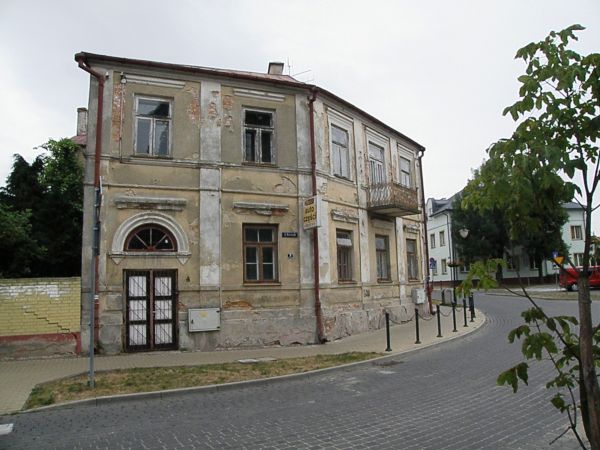 Zabudowa Włodawy dom w trakcie remontu /powróci do świetności/