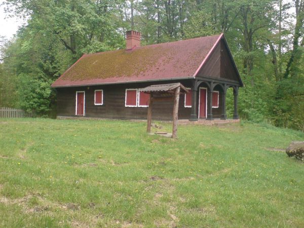 Stebionek dworek myśliwski 5km na zachód od Sypniewa...