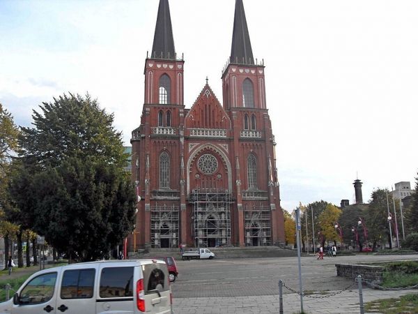 Katedra na Placu Jana Pawła II w Częstochowie