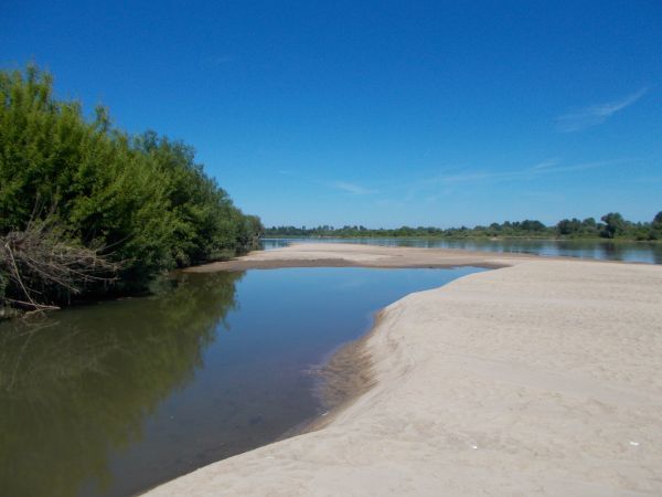 To nie ja zrobiłem to zdjęcie  , ja tylko wyciąłem kawałek piękna które stworzył Pan  Bóg  . Bajkowe widoki znad Wisły koło  Brzostkowa.