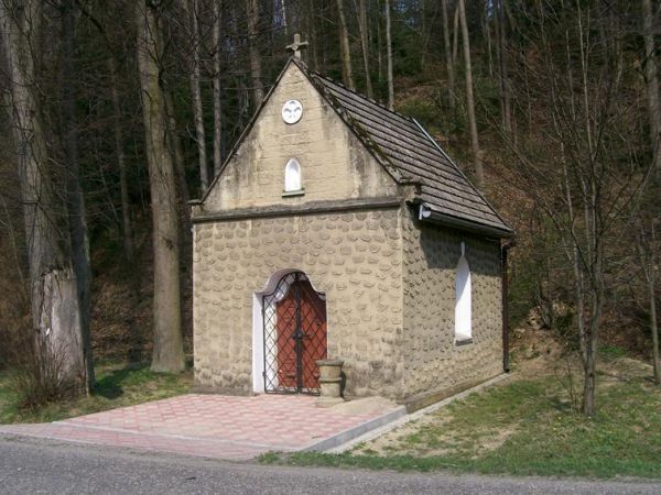 Kapliczka pw .Matki Boskiej Śnieżnej 1912 r  Kozłówki