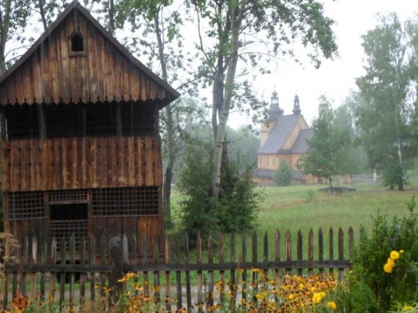 obiekty prezentowane w plenerze Sądeckiego Parku Etnograficznego.