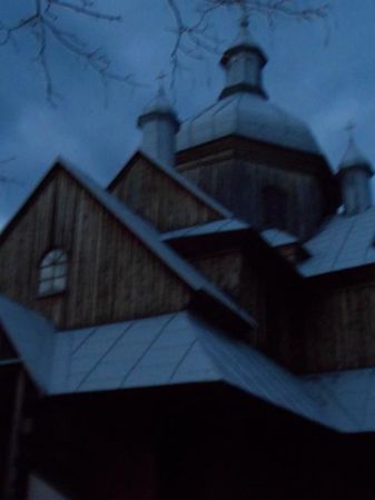 jakie zdjęcie i o jakiej porze dnia - każdy widzi, ale czy widzi też tą architekturę - ten ciesielski styl pokryć dachowych, toteż...