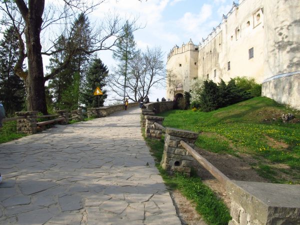 Podjazd do Zamku Niedzica